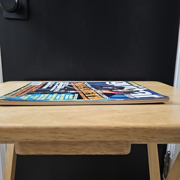 Vintage Guitar School Magazine January 1995 - Picture 3 of 7